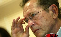 Mercredi 17 mars 2004
Dominique Baudis, président du CSA, en visite à La Réunion