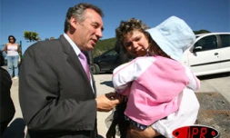 Samedi 26 août 2006 -

François Bayrou, chef de file de l'UDF, en visite aux Makes à Saint-Louis