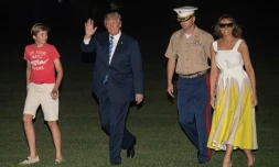 Le président américain Donald Trump, son épouse Melania et leur fils Barron à Washington le 20 août 2017