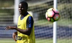 Le défenseur Kurt Zouma lors d'une séance d'entraînemt avec l'équipe de France à Clairefontaine-en-Yvelines, le 30 mai 2017 