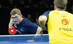 Le Français Alexis Lebrun lors de sa demi-finale victorieuse face au Suédois Truls Moregard, aux Mondiaux de tennis de table, le 20 octobre 2024 à Linz