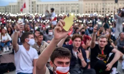 Manifestation devant le siÚge du gouvernement contre la répression brutale des mouvements d'opposition à la réélection du président Loukachenko, le 14 août 2020 à Minsk, au Belarus
