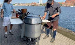Le chef danois Morten Kryger Wulff propose des balades gastronomiques à vélo à travers Copenhague, le 2 juillet 2025 