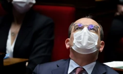 Le premier ministre français Jean Castex à l'Assemblée nationale lors de la séance des questions le 11 janvier 2022, à Paris