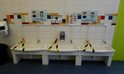 Préparation pour l'arrivée des élÚves à l'école Rotschild, le 11 mai 2020 à Nice