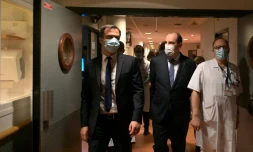 Olivier Véran et Jean Castex visitent l'hÎpital de Tours, le 2 avril 2019
