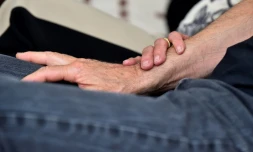 La fin de vie doit être mieux prise en charge, y compris à domicile, notamment en rendant plus accessibles des médicaments pour le moment réservés aux hôpitaux, plaide la Haute autorité de Santé