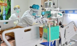 Patient atteint de Covid-19 dans une unité de soins intensifs à Bogor, en Indonésie, le 7 septembre 2020
