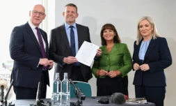 De gauche à doite le Premier ministre écossais John Swinney, le Premier ministre gallois Rhun ap Iorwerth, la présidente du Sinn Féin nord-irlandais Mary Lou McDonald et la Première ministre nord-irlandaise Michelle O'Neill, à Cardiff, au pays de Galles, le 14 septembre 2026