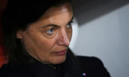 La sélectionneuse des Bleues, Corine Diacre, avant le coup d'envoi du match amical face à l'Islande, à Nßmes, le 4 octobre 2019