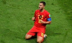 L'attaquant Eden Hazard célèbre la victoire de la Belgique en quarts de finale face au Brésil, à Kazan, le 6 juillet 2018