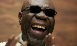 portrait de Manu  Dibango le 26 novembre 2005 à Paris