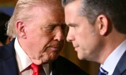 Le président américain Donald Trump et son ministre de la Défense, Pete Hegseth, à Palm Beach, en Floride, le 22 décembre 2025