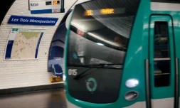 Photo d'une rame du métro parisien, le 1er avril 2016