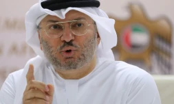Le ministre d'Etat émirati aux Affaires étrangères Anwar Gargash parlant lors d'une conférence de presse à Dubaï le 18 juin 2018