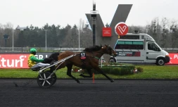 Le trotteur français Face Time Bourbon, drivé par le Suédois Björn Goop, remporte le Prix d'Amérique sur l'hippodrome de Paris-Vincennes, le 31 janvier 2021