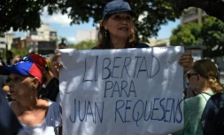 Des opposants manifestent le 11 août 2018 à Caracas, au Venezuela, pour réclamer la libération du député d'opposition Juan Requesens, arrêté sous l'accusation d'avoir soutenu "l'attentat" contre le président Maduro