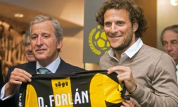 Juan Pedro Damiani, ici en qualité de président de Penarol, lors de la présentation de Diego Forlan, le 20 juillet 2015 à Montevideo