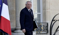 Le Premier ministre François Bayrou quitte l'Elysée à Paris, le 27 août 2025