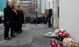 Les ministres de l'Intérieur, Christophe Castaner, et de la Justice, Nicole Belloubet, accompagnés du secrétaire d'Etat Laurent Nuñez, du ministre de la Culture Franck Riester et de la maire de Paris Anne Hidalgo assistent à la cérémonie d'hommage aux victimes des attaques de Charlie Hebdo, le 7 janvier 2019 à Paris