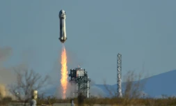 Une fusée New Shepard de Blue Origin décolle du site de lancement de Van Horn, le 31 mars 2022 au Texas