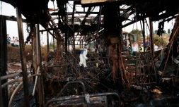 Un médecin légiste israélien dans le bus victime d'une explosion due à une bombe selon la police à Jérusalem le 18 avril 2016