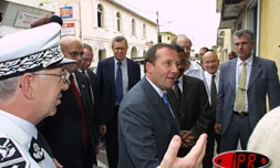 Lundi 27 octobre 2003

Pierre Bédier, Secrétaire d'Etat aux programmes immobiliers de la justice, a visité la prison de Saint-Denis