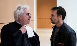 Mathieu Kassovitz et son avocat William Bourdon au tribunal de Paris, le 23 mai 2019