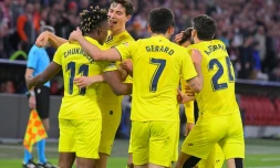 Les joueurs de Villarreal autour de Samuel Chukwueze aprÚs l'égalisation face au Bayern en quart de finale de la C1 à Munich, le 12 avril 2022