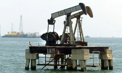 Un puit de pétrole près de Marcaibo, à 500 km de Caracas, le 03 mai 2003
