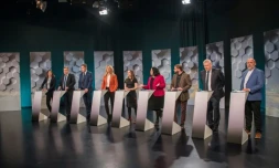 Des candidats prennent part à un dernier débat télévisé avant les élections législatives en Islande, à Reykjavik, le 27 octobre 2017