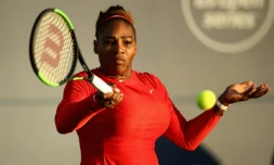 L'Américaine Serena Williams face à la Britannique Johanna Konta lors du 1er tour du tournoi de San José, le 31 juillet 2018