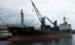 Le cargo nord-coréen Jin Teng le port de Subic, au nord-est de la capitale Manille, le 4 mars 2016