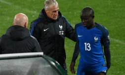 Le milieu de l'équipe de France N'Golo Kanté sort sur blessure face à la Bulgarie, le 7 octobre 2017 à Sofia