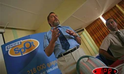 Mardi 16 mai 2006 -

Patrick Lejeune, directeur de l'agence locale du PMU