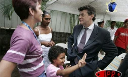 Mercredi 22 décembre 2004

Jean-Louis Borloo, ministre de l'emploi, du travail et de cohésion sociale et Marc-Philippe Daudresse, ministre délégué au logement et à la ville,  en visite officielle