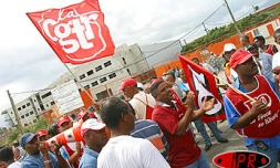 Les grévistes du BTP ont manifesté dans les zones industrielles du Port ce mardi 4 mai 2004