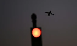 Des centaines de milliers d'Américains voient leurs vols annulés en raison du blocage budgétaire qui s'étire et a conduit les autorités à alléger le trafic aérien face à la pénurie d'aiguilleurs du ciel