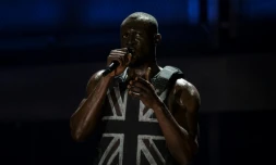 Le rappeur britannique Stormzy sur scĂšne lors du festival de Glastonbury (sud-ouest de l'Angleterre), le 28 juin 2019