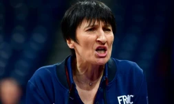 La coach de la France Valérie Garnier lors du match face à la Belgique en quarts de finale de l'Euro le 4 juillet 2019
