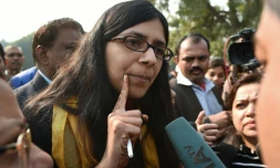 Swati Maliwal, présidente de la Commission des femmes de Delhi, à l'origine du recours contre la libération du plus jeune condamné dans le viol collectif et le meurtre d'une étudiante, le 21 décembre 2015 devant la presse à New Delhi
