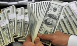 Décompte de billets de 100 dollars