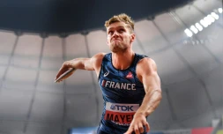 Kevin Mayer lors du concours de lancer du disque, une des épreuves du décathlon des Mondiaux de Doha, le 3 octobre 2019