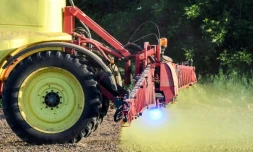 Du glyphosate répandu sur un champ dans le Nord-Ouest de la France