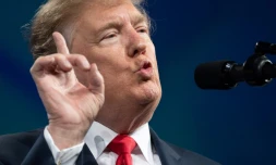 Donald Trump s'exprime devant les membres de la NRA, le puissant lobby des armes, Ă Indianapolis le 26 avril 2019