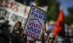 Manifestation pour réclamer des mesures face à la crise du logement, le 30 septembre 2023 à Lisbonne, au Portugal