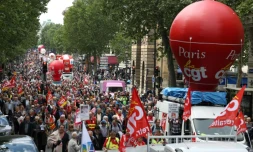 Des manifestants lors d'un rassemblement Ă Paris pour demander l'augmentation des retraites le 14 juin 2018