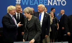 Le futur Premier ministre britannique Boris Johnson, la PremiÚre ministre sortante Theresa May et le président des Etats-Unis Donald Trump, ici lors d'une réunion de l'Otan à Bruxelles en mai 2017, alors que le premier était encore ministre des Affaires étrangÚres
