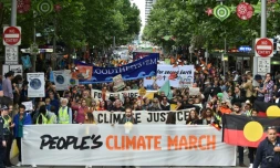 Des dizaines de milliers de personnes participent à la marche en faveur du climat, le 27 novembre 2015 à Melbourne, en Australie 