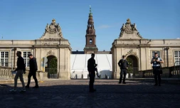 Patrouille de police près du palais de Christiansborg à Copenhague le 30 septembre 2025 en amont de la réunion de l'UE